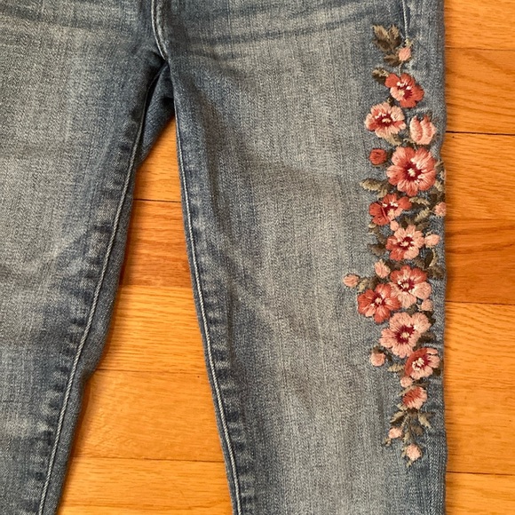 Abercrombie & Fitch “Simone” Distressed High Waist Embroidered Jeans - Picture 6 of 12